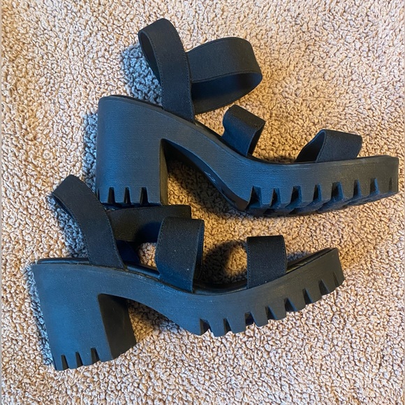 Madden Girl chunky heel - Picture 2 of 3